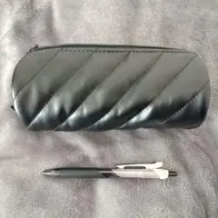 Yves Saint Laurent ブラックコスメポーチ