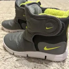 Nike キッズ　スノーブーツ 19cm. グレー/イエロー