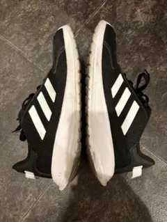 adidas ランニングシューズ 黒/白