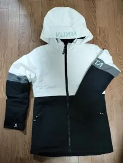値下げ！【NIKITA】140cmスキーウェア、スノーボードウェア上下セット