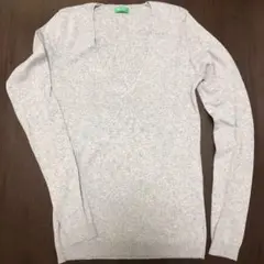 値下げしました！新品☆ベネトン☆深Vネックニット