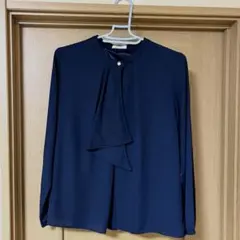 GLACIER ネイビー フリル付き 長袖ブラウス 紺