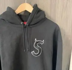貴重品‼️Supreme ツノパーカー - メルカリ