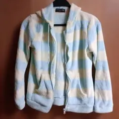 水色とクリーム色のストライプパーカー