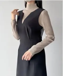 ブラック スリーブレスドレス Vネック マキシ丈