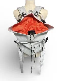 【超美品】 ホワイトグレー 大容量リュック 蛍光オレンジ／使用3回のみ‼️未使用級