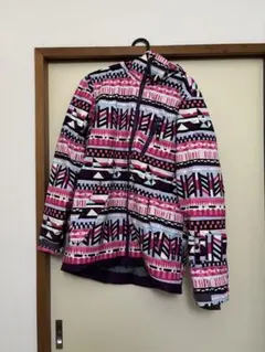 ピンク系模様スノーボードウェア