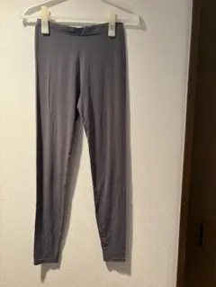 ユニクロ　エアリズムシルクブレンドUVカットレギンス/10分丈　グレー