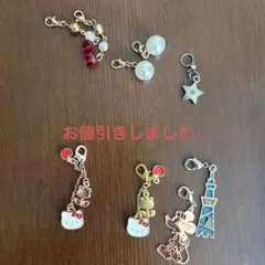 ハローキティー、ミッキー チャーム・イヤリング・ネックレスセット