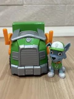 パウ・パトロール トラックおもちゃと犬フィギュア