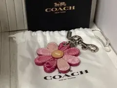 美品コーチCOACH 花型レザーキーホルダー ピンク本物