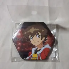 ダンボール戦機W ハニカム缶バッジ 山野バン - メルカリ