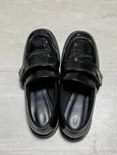 CHARLES & KEITH 黒いローファーのサムネイル