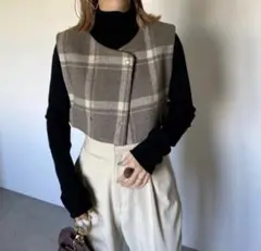 CFT.ベスト　【美品】グレージュ