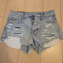 アメリカンイーグル　ダメージデニムショートパンツ ライトブルー