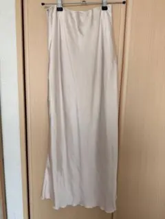 Simplicite シンプリシテェ　サテン　ロングスカートのサムネイル