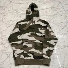 NIKE カモフラージュ（迷彩）フード付きパーカー
