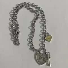 Dior ハート型ロックと鍵のネックレス