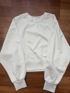 新品 リベリー ショート丈トレーナー