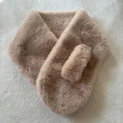 ベージュ ファー マフラーのサムネイル