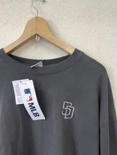 【新品】MLB パドレス ロンＴ 長袖　カスレロゴ　ヴィンテージ加工Mのサムネイル