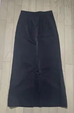 黒 タイトスカート スリット入り　シャカシャカ素材のサムネイル