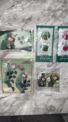 忍たま乱太郎 忍たま 六は 善法寺伊作 食満留三郎 アクリルチャーム缶バッジ他