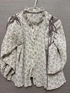 NICE CLAUP 花柄フリルブラウス グリーン系