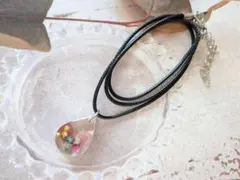 【訳ありお試し】ボタニカルフラワーのしずくネックレス（レジン/ハンドメイド）