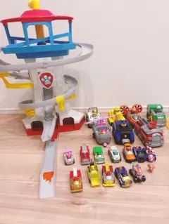 パウ・パトロール DXパウステーション　ダイキャストビークル