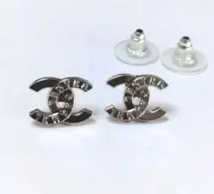 ヴィンテージボタン　シャネル　シルバーピアス