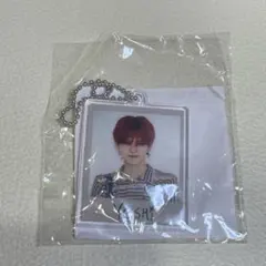 TREASURE カプセルトイ ヨシ アクリルキーホルダー