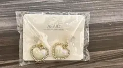 【新品未使用】パール貝母風ハートイヤリング キラキラストーン 大人可愛い