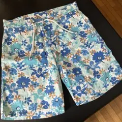 The North Face 花柄ショートパンツ