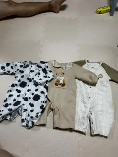 3点まとめ売り　女の子　ロンパース
