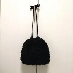 【新品・未使用】プードルボアショルダーバッグ　巾着　ブラック