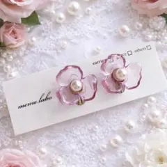 花ひらく、パールのイヤリング