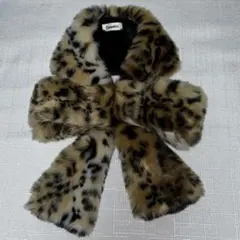 美品 Casselini キャセリーニ リボンティペット マフラーレオパード柄