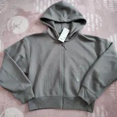 ユニクロ　ドライスウェットクロップドフルジップパーカ　サイズS