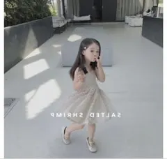 フリル付きベージュドレス サイズ展開あり