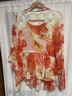 CECIL McBEE セシルマクビー ☆ 花柄シフォントップス