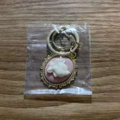 ディズニーキャラクター　シークレットキーホルダー　カメオ風　マリー