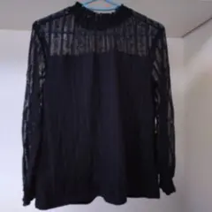 レース長袖シャツ ブラック フリルネック