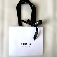 【美品】FURLA ショップ袋 小型 黒✖️金リボン付き