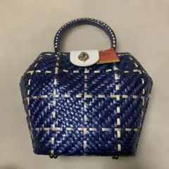 Item thumbnail for item dcd35caa-469d-4ea3-8ad1-0e49e83c153d