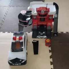 【18日まで値下げ！！】デカパトロールカー&ファイヤーステーション　トミカセット
