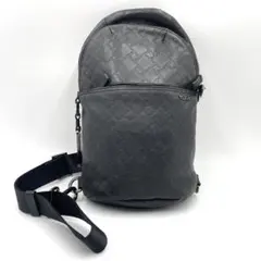 TUMI ボディバッグ ネイビー ドットパターン 超美品】TUMI ボディバッグ ネイビー ドットパターン - メルカリ