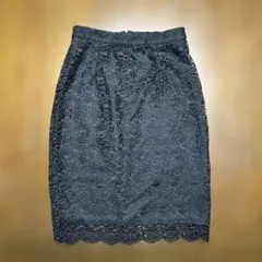 美品　UNIQLO ブラック花柄レース タイトスカート M