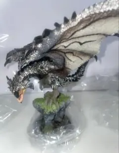 モンスターハンター 銀火竜 リオレウス希少種 フィギュア CFB モンハン