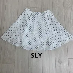 新品タグ付 SLY ドット フレア ミニスカート S 白 ブラック　水玉のサムネイル